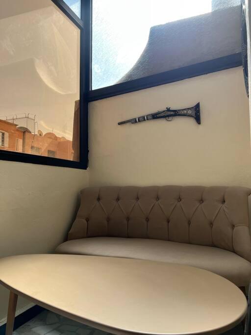 Appartement Bien Situe A Gueliz マラケシュ エクステリア 写真