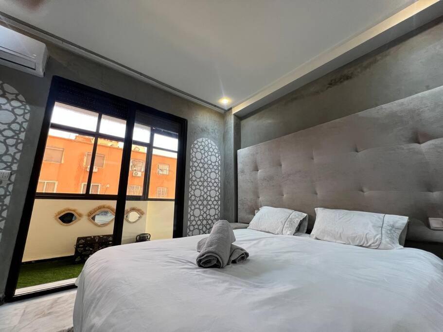 Appartement Bien Situe A Gueliz マラケシュ エクステリア 写真