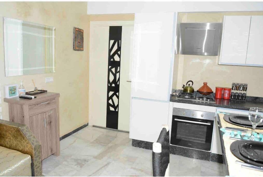 Appartement Bien Situe A Gueliz マラケシュ エクステリア 写真