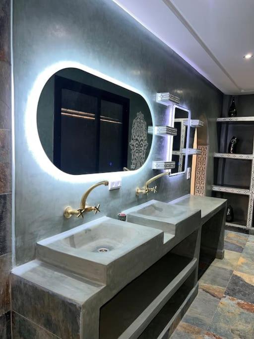 Appartement Bien Situe A Gueliz マラケシュ エクステリア 写真